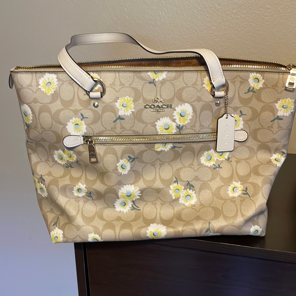 Coach purse & wallet! Practically new!